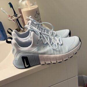 Womens Nike metcon sneakers